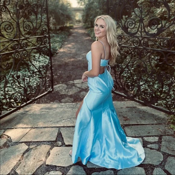 white prom dress with blue flowers Blue & White Floral Prom Dress with Lace Sweetheart Neckline & High Slit –  RF067 – Viniodress main image 0